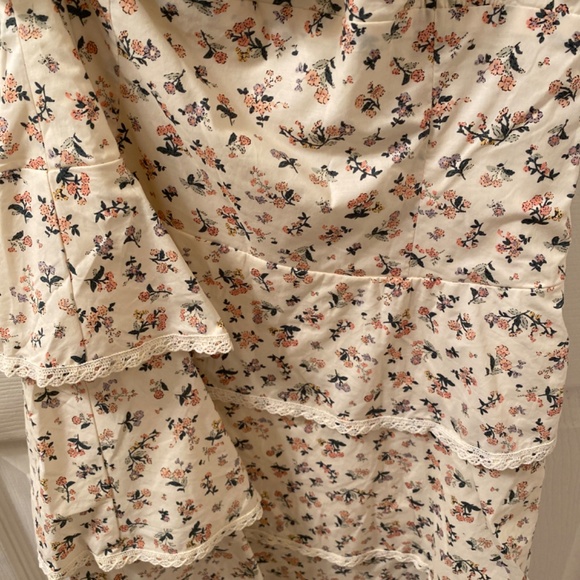 One shoulder floral dress - Picture 2 of 5